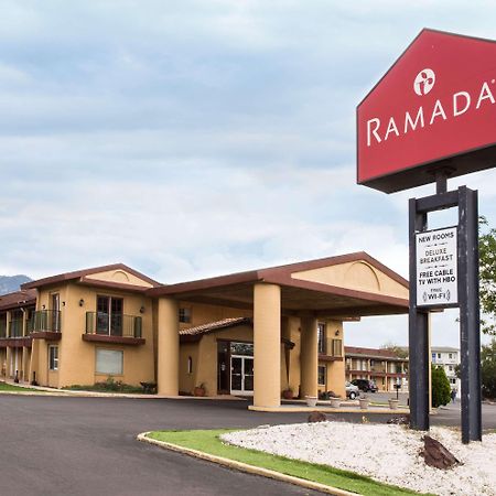 Ramada By Wyndham Flagstaff East Hotel Екстериор снимка