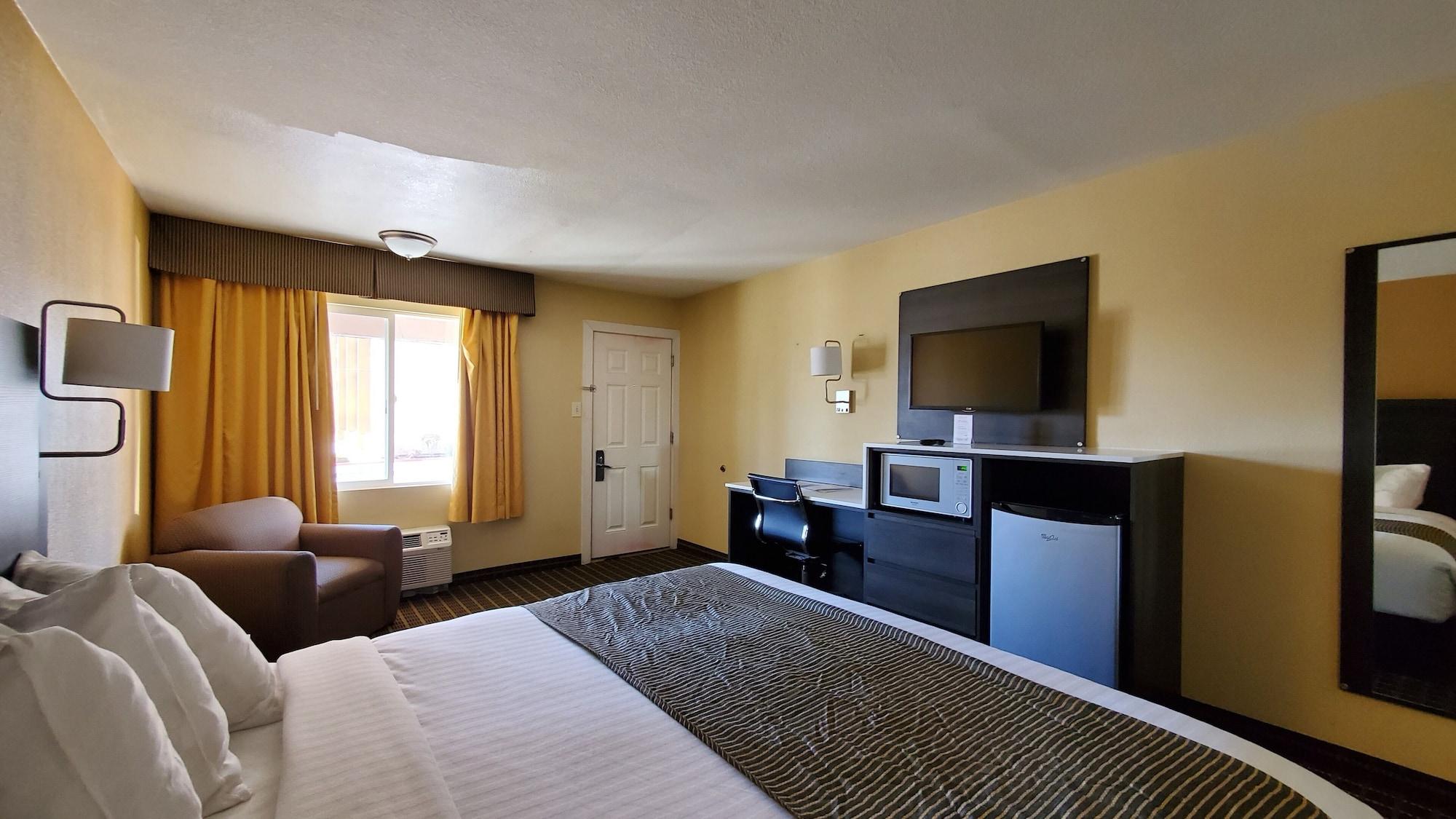 Ramada By Wyndham Flagstaff East Hotel Екстериор снимка