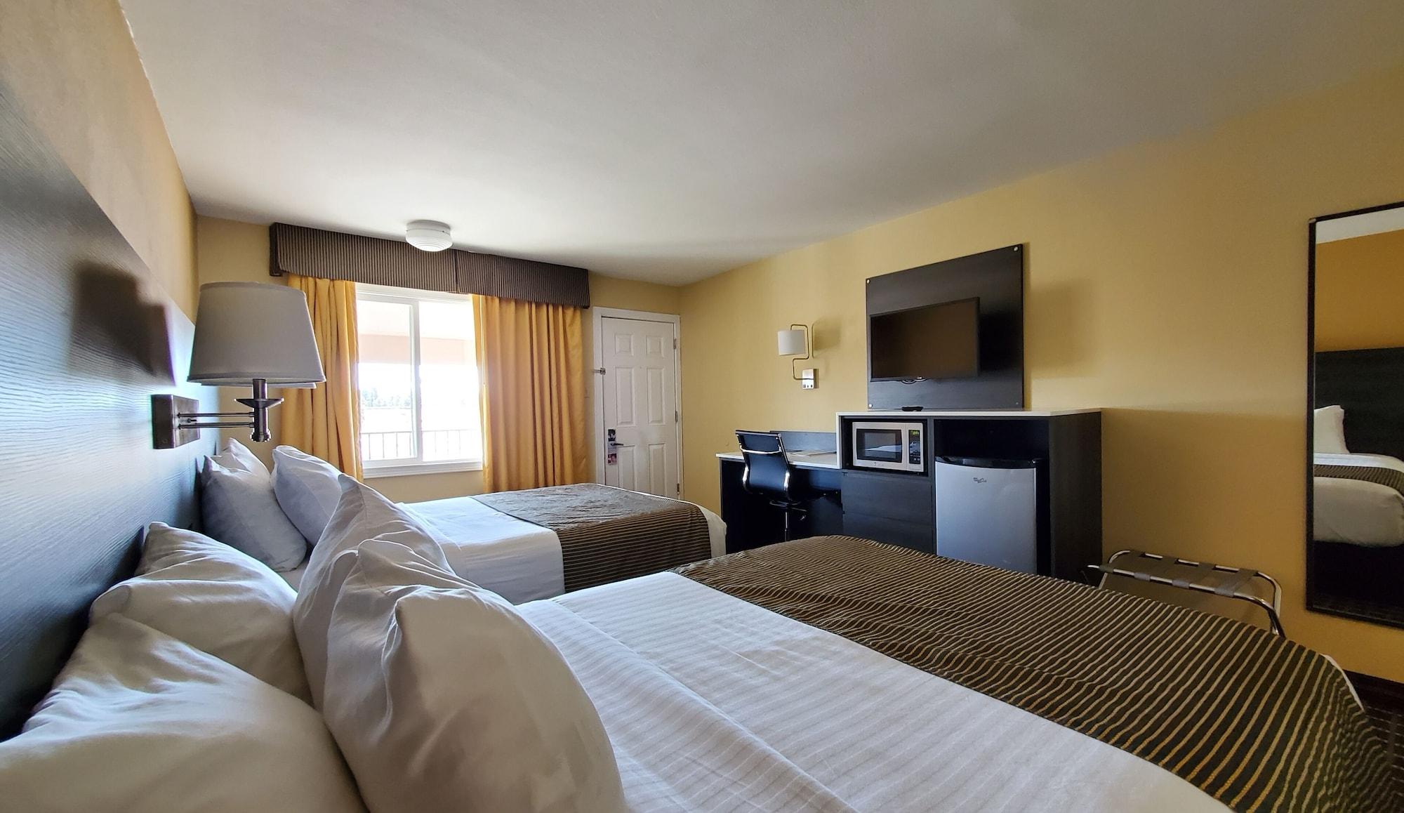 Ramada By Wyndham Flagstaff East Hotel Екстериор снимка