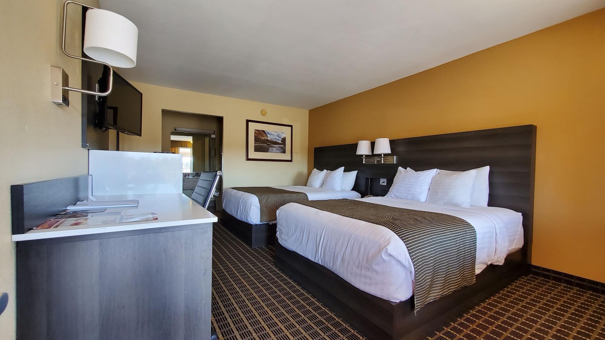 Ramada By Wyndham Flagstaff East Hotel Екстериор снимка