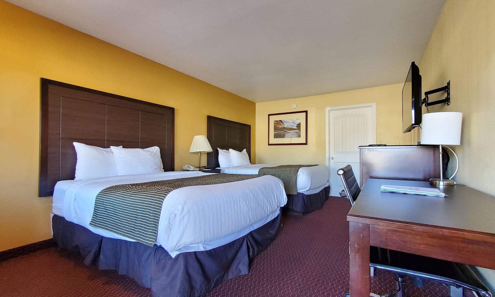 Ramada By Wyndham Flagstaff East Hotel Екстериор снимка