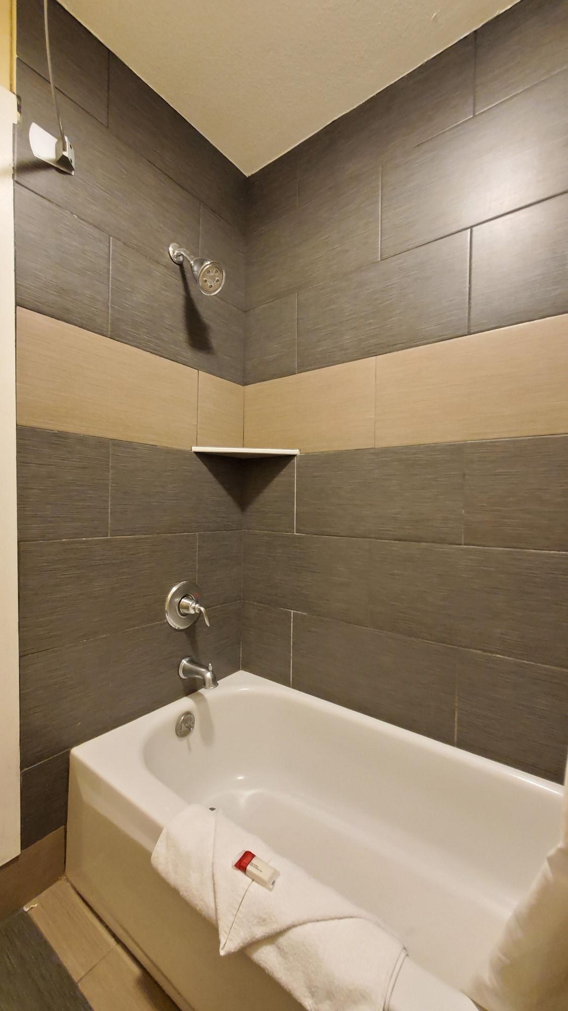 Ramada By Wyndham Flagstaff East Hotel Екстериор снимка